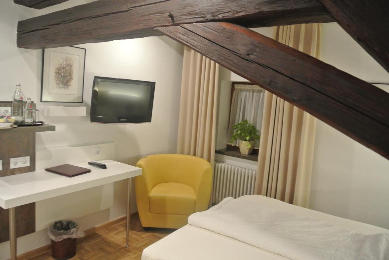 Hotel-Restaurant Goldenes Lamm 딘클스버 외부 사진