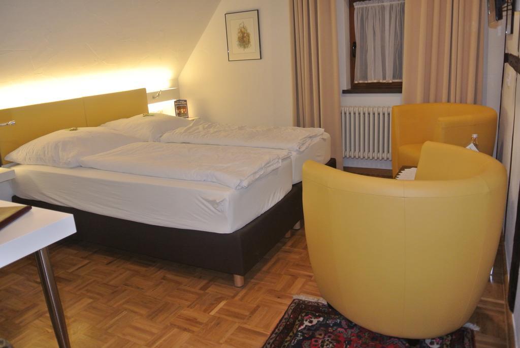 Hotel-Restaurant Goldenes Lamm 딘클스버 객실 사진