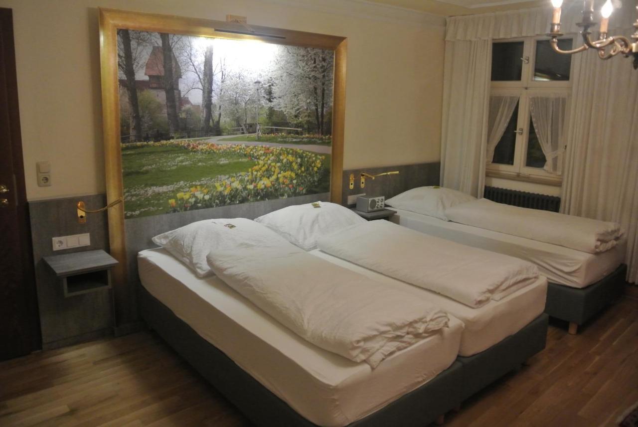 Hotel-Restaurant Goldenes Lamm 딘클스버 외부 사진