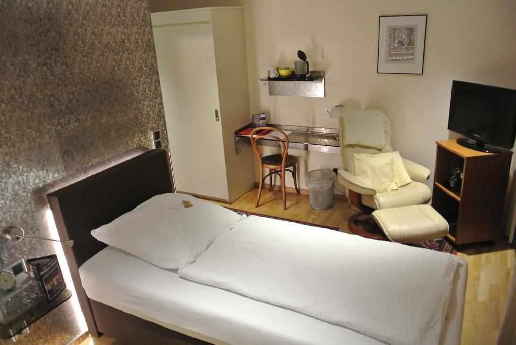 Hotel-Restaurant Goldenes Lamm 딘클스버 객실 사진