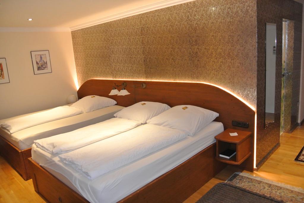 Hotel-Restaurant Goldenes Lamm 딘클스버 객실 사진