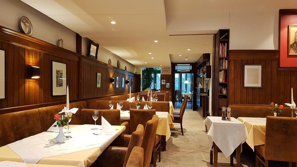 Hotel-Restaurant Goldenes Lamm 딘클스버 외부 사진