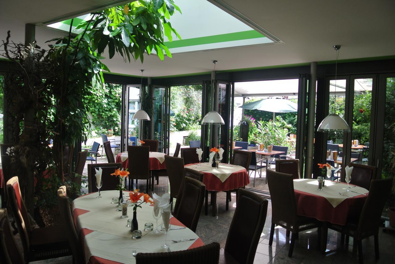 Hotel-Restaurant Goldenes Lamm 딘클스버 외부 사진