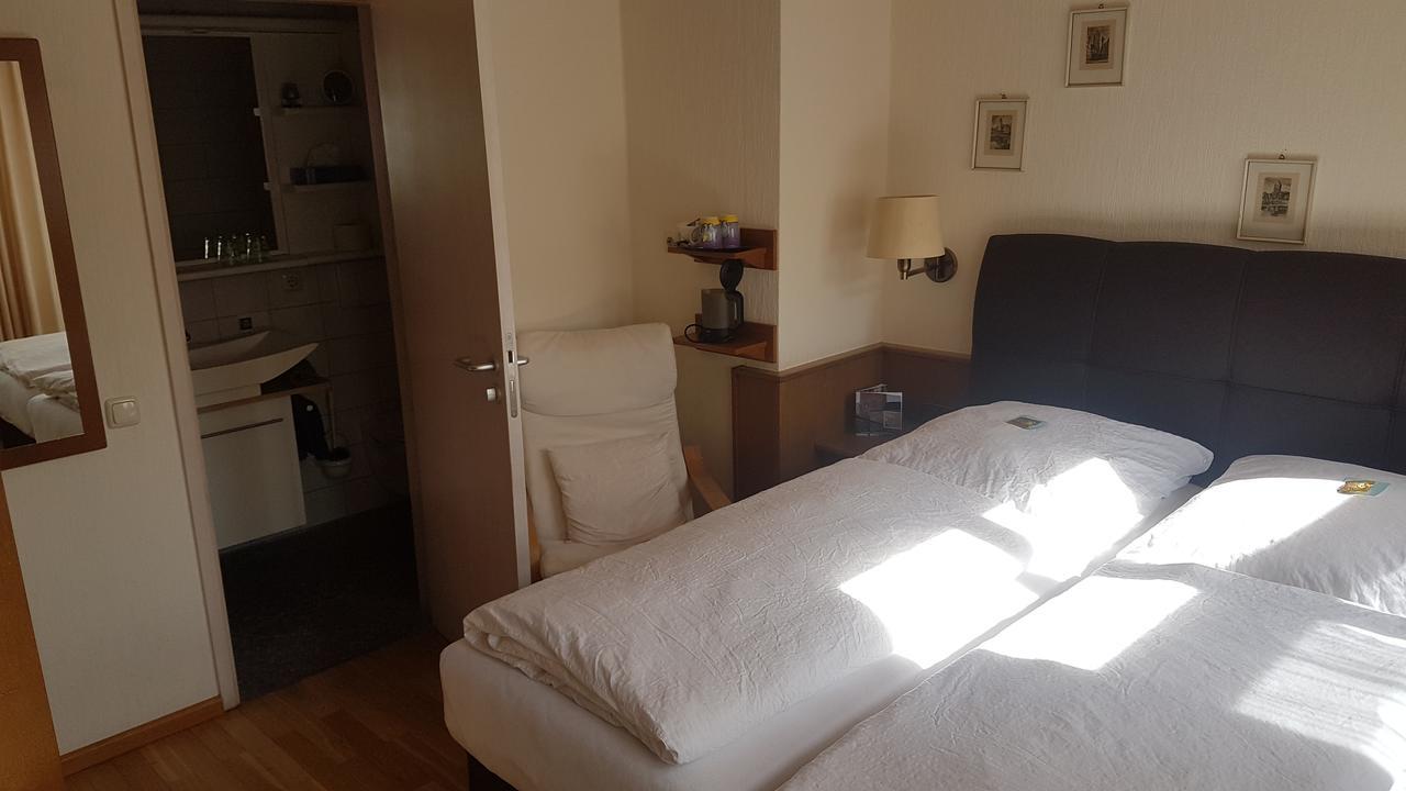 Hotel-Restaurant Goldenes Lamm 딘클스버 외부 사진