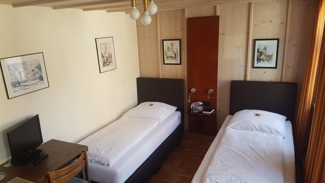 Hotel-Restaurant Goldenes Lamm 딘클스버 외부 사진