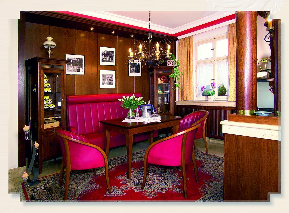 Hotel-Restaurant Goldenes Lamm 딘클스버 외부 사진